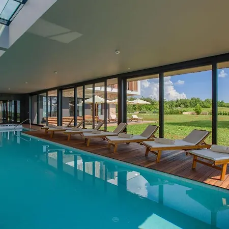 Luxury Sea View Villa *